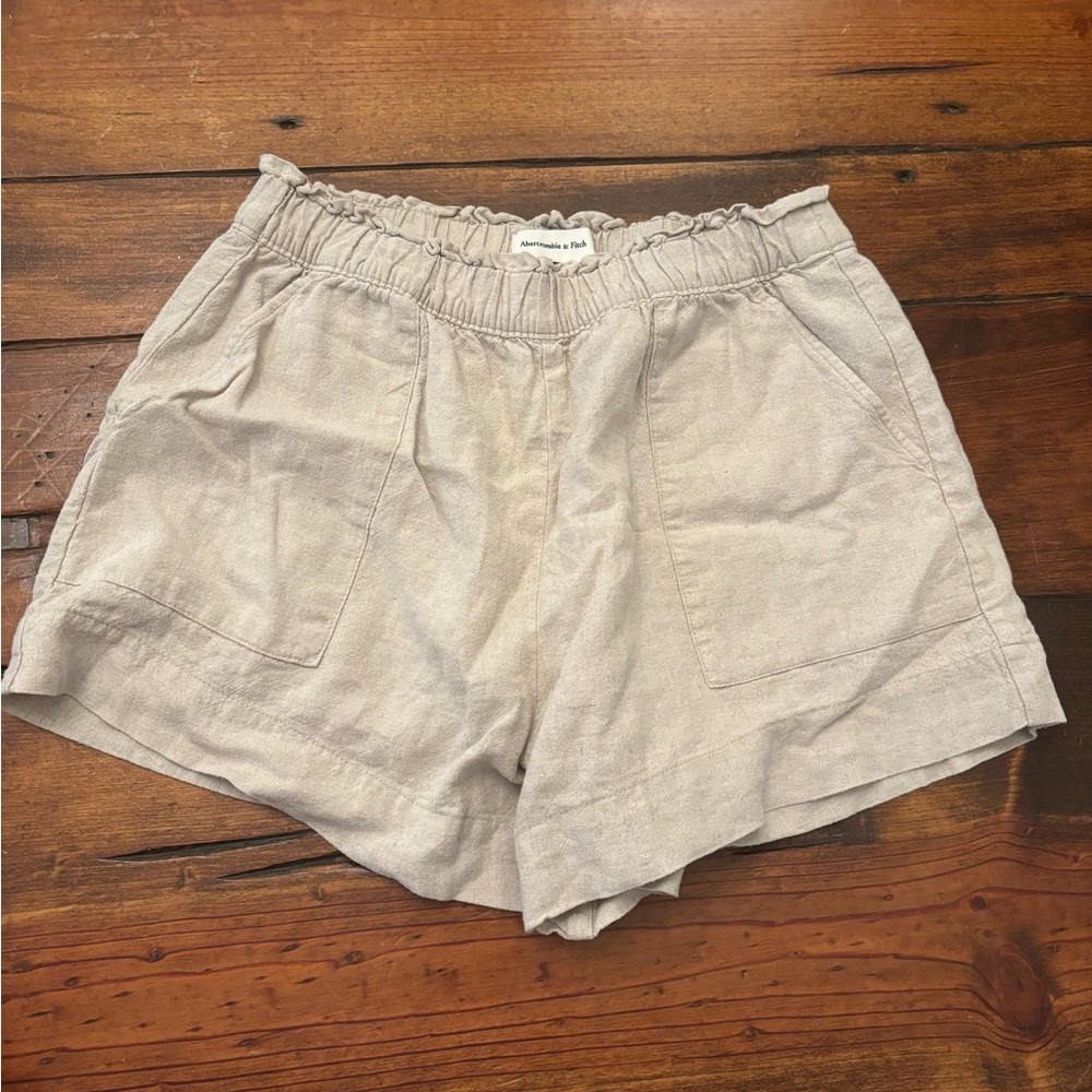 Abercrombie & Fitch High Waist Cream Shorts